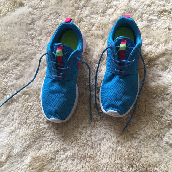 Nike Other - Nike Blue Run Size 7Y